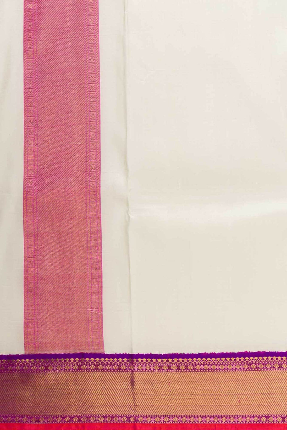 Off White Silk Dhoti With Angavastram (9X 5) Muzham