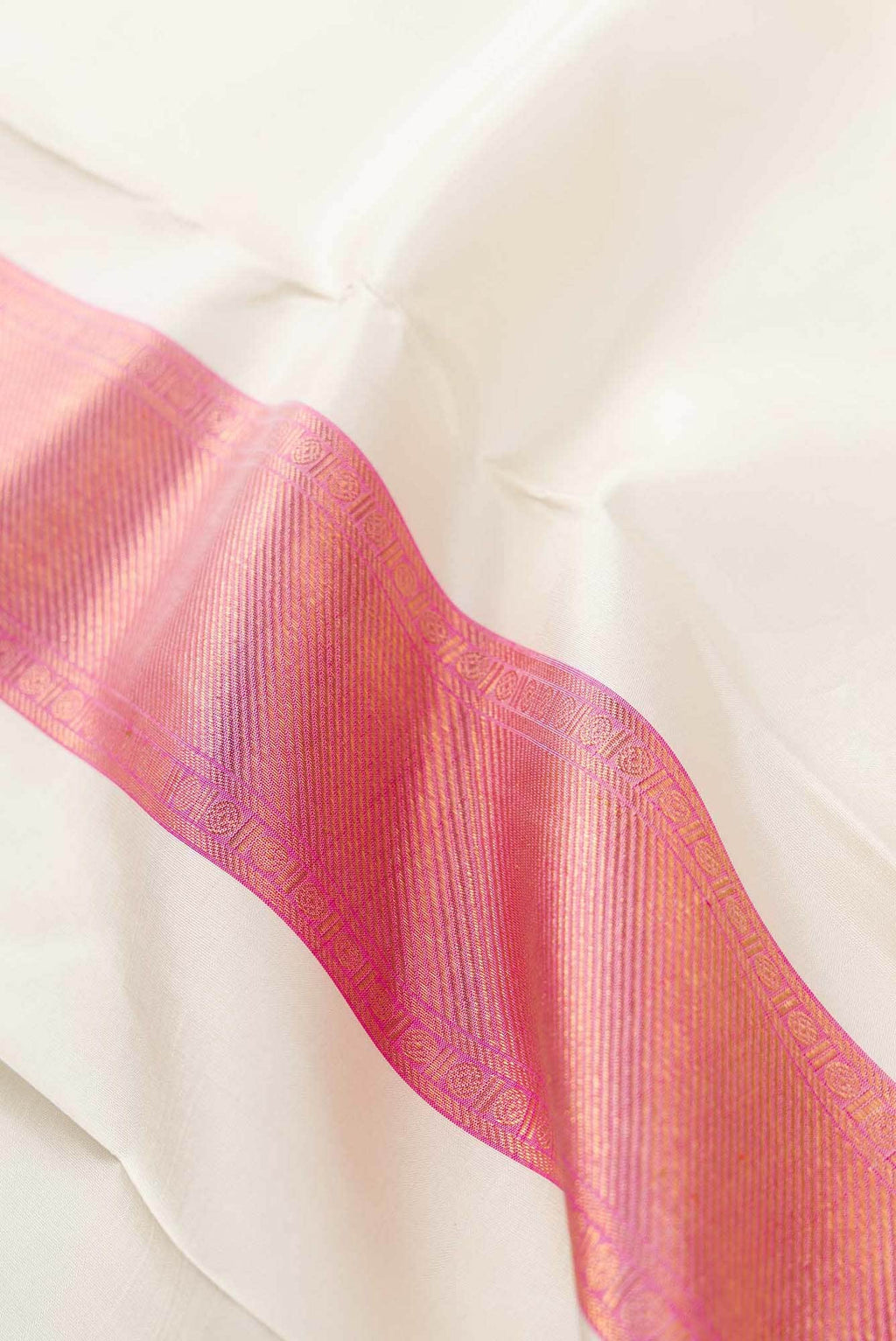 Off White Silk Dhoti With Angavastram (9X 5) Muzham