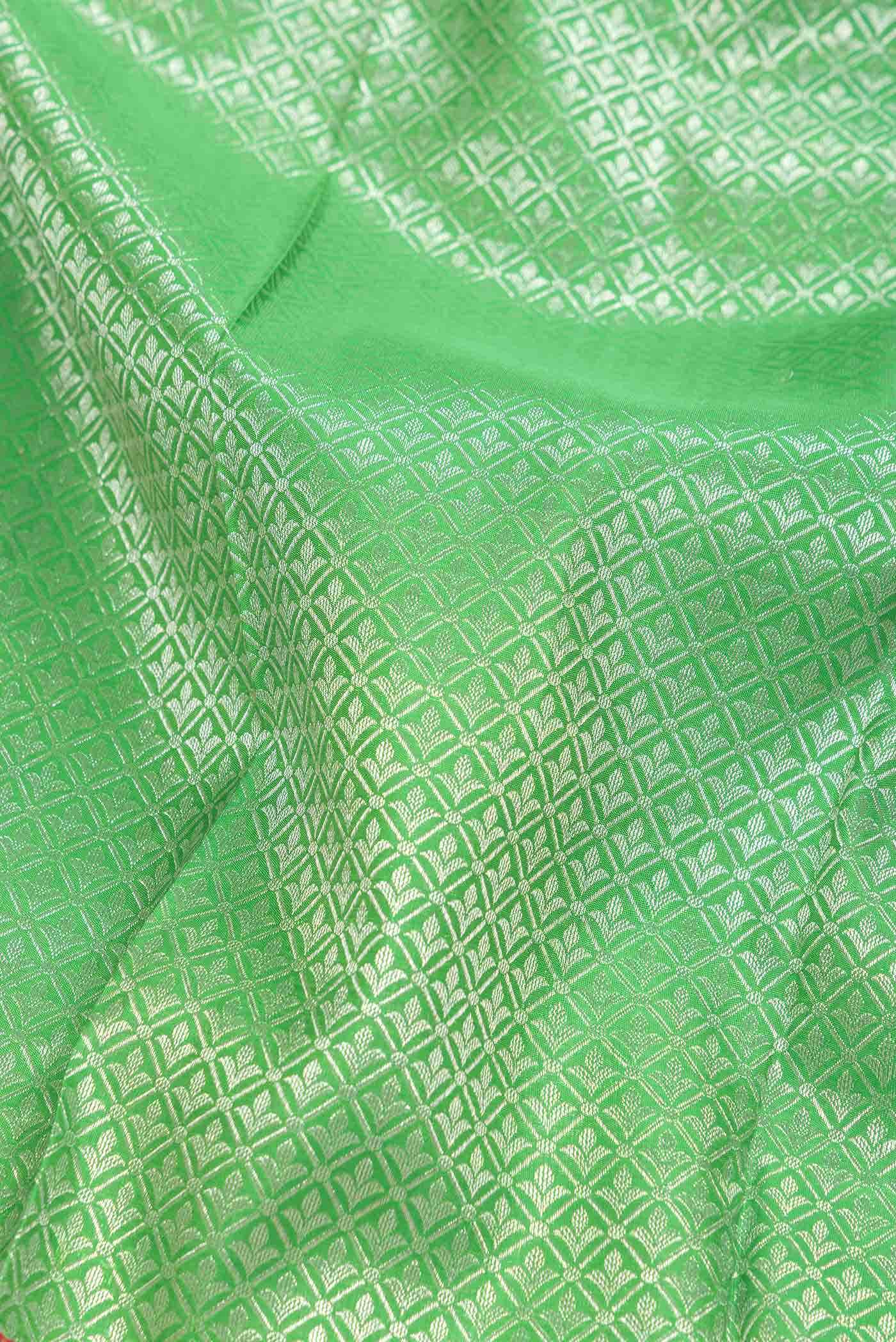 Parrot Green Dual Tone Kanchipuram Silk Saree