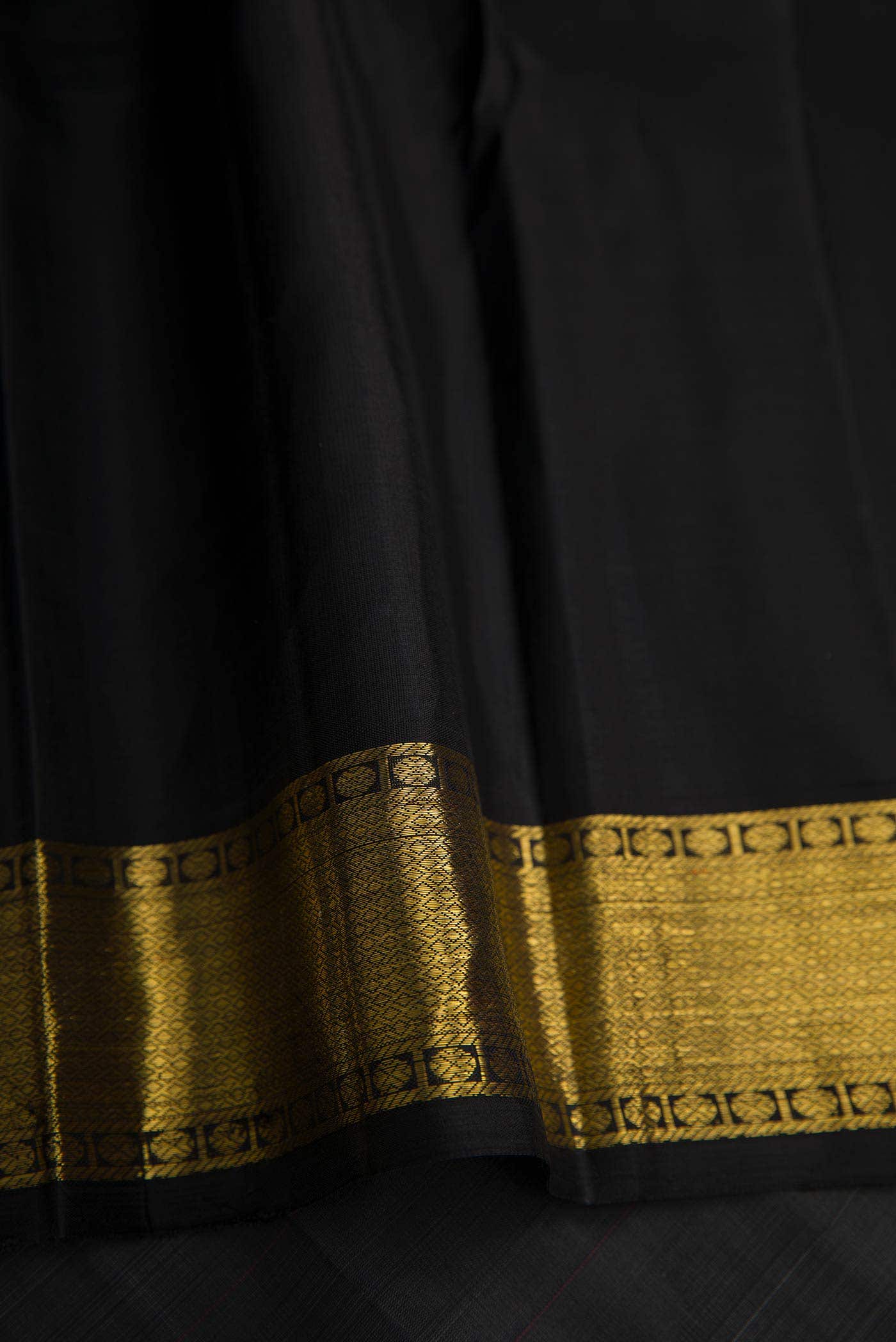 Pure Silk Pure Zari Black Dual Tone Kanchipuram Saree