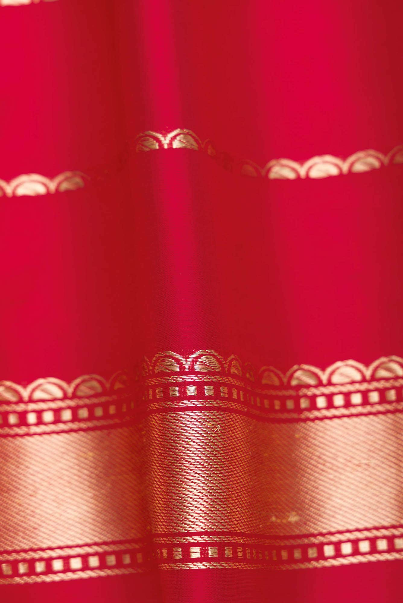 Pure Silk Pure Zari Red Dual Tone Banarasi Saree