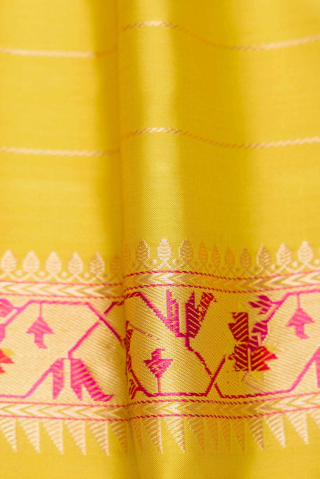 Mehandi Green Dual Tone Banarasi Silk Saree