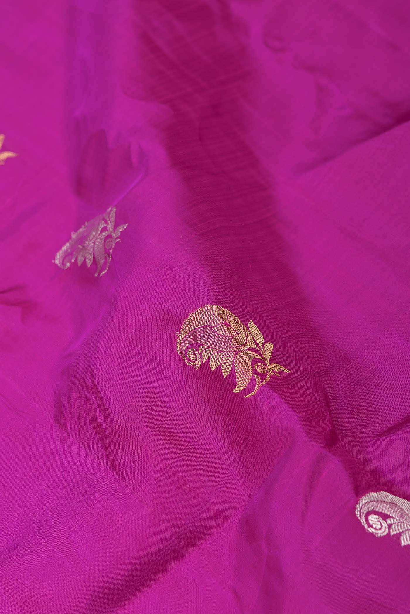 Magenta Dual Tone Gadwal Silk Saree