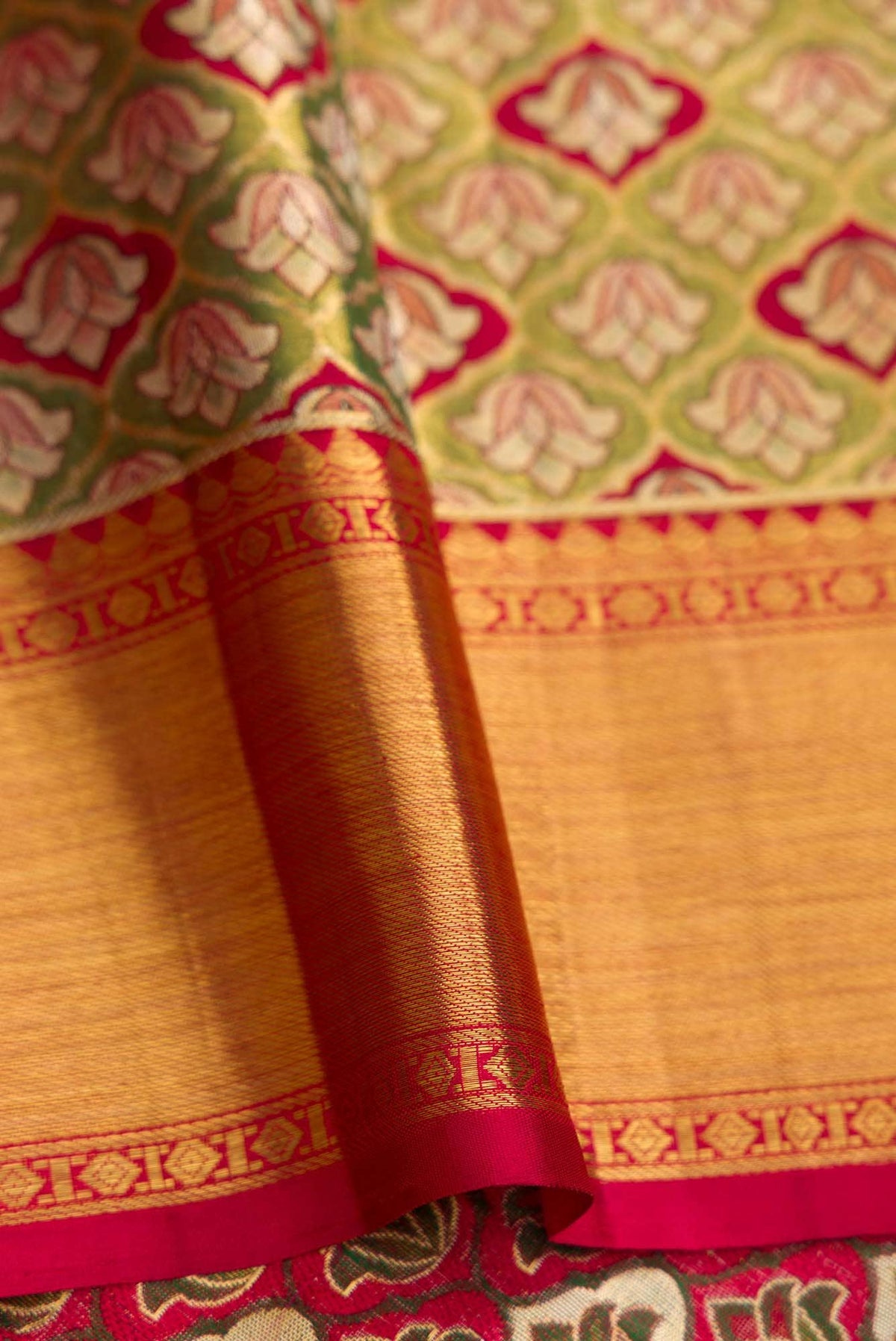 Lavender Dual Tone Kanjivaram Tissue Silk Saree