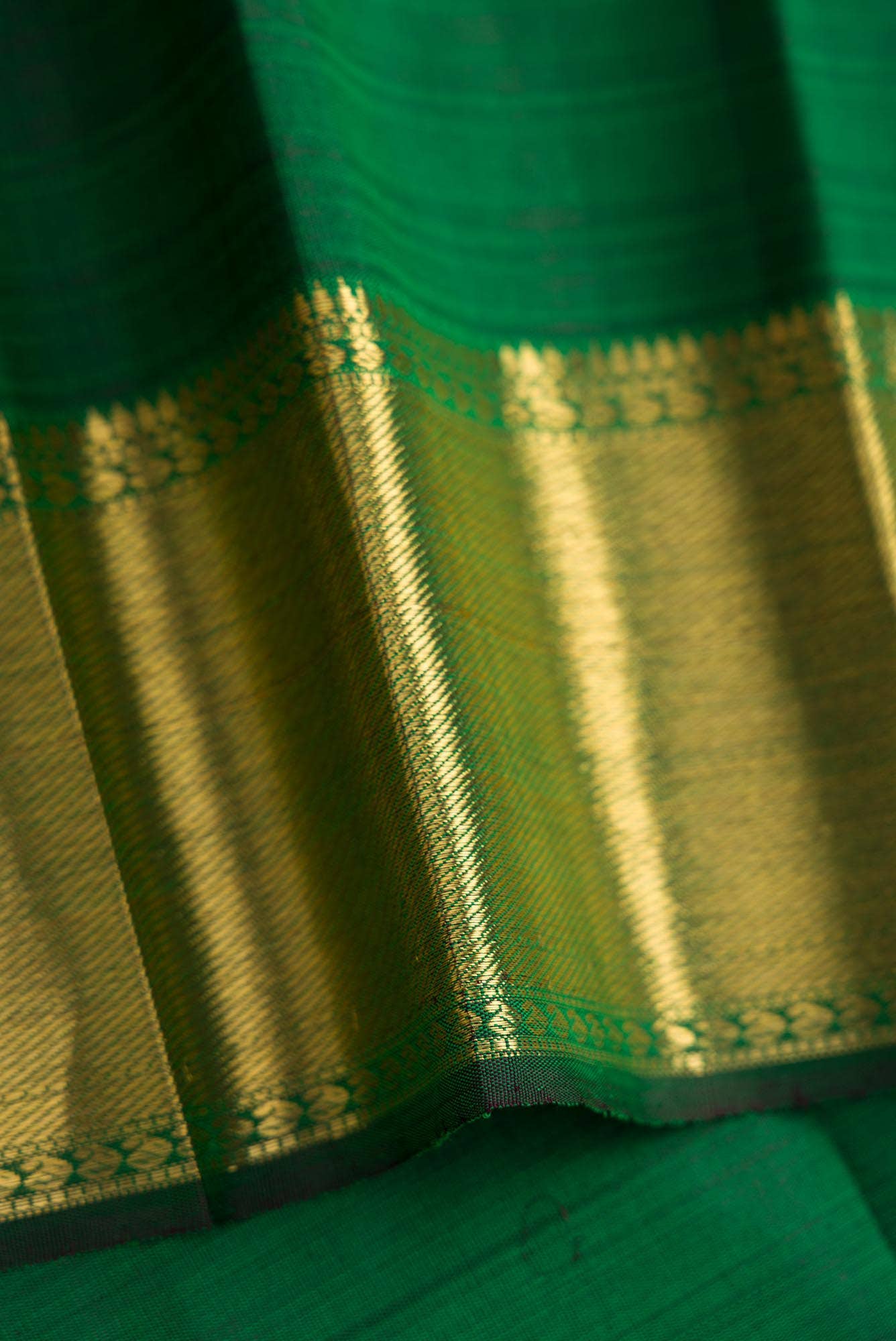 Pure Silk Pure Zari Maroon and Orange Dual Tone Kanchipuram Saree