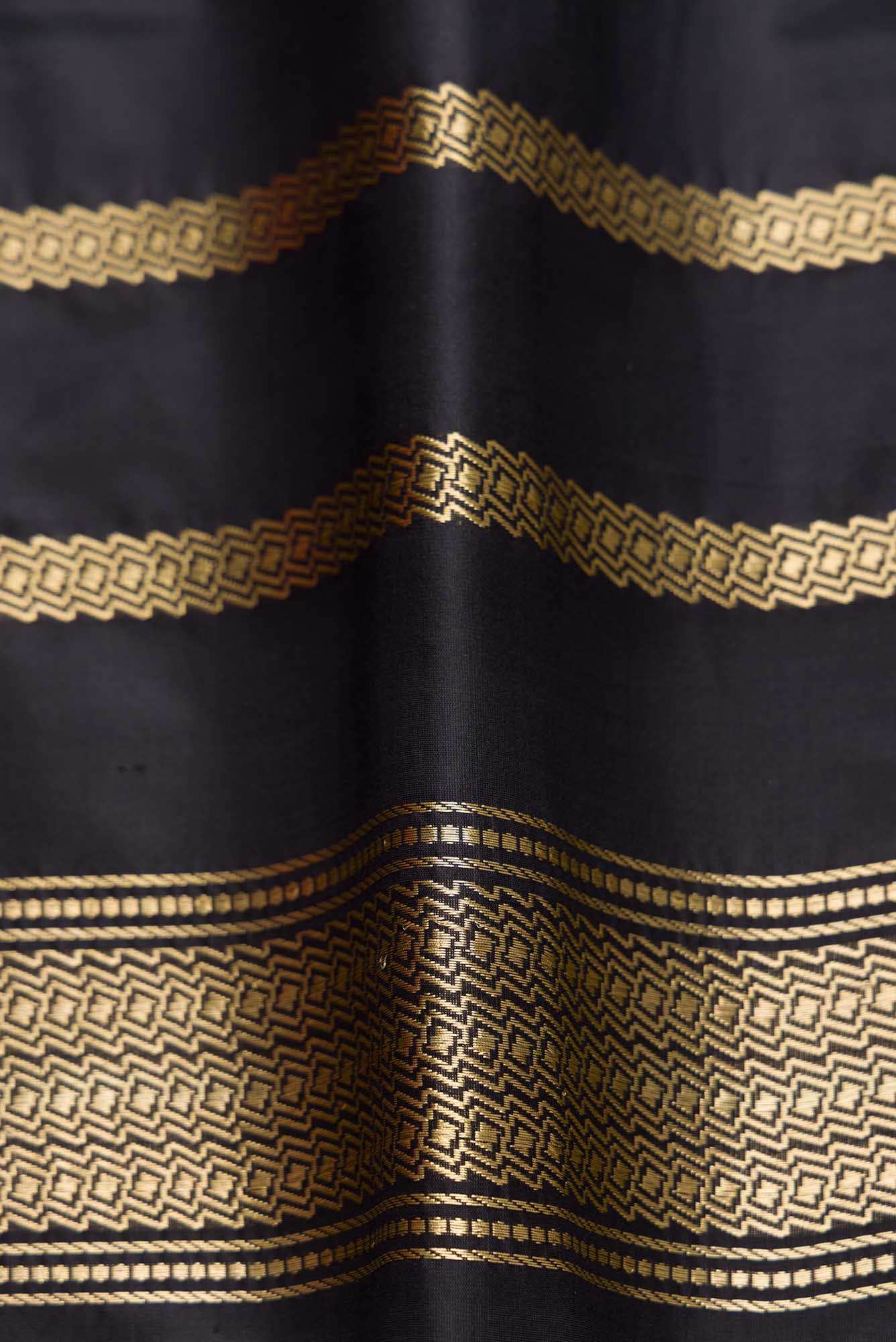 Pure Silk Pure Zari Black Dual Tone Banarasi Saree