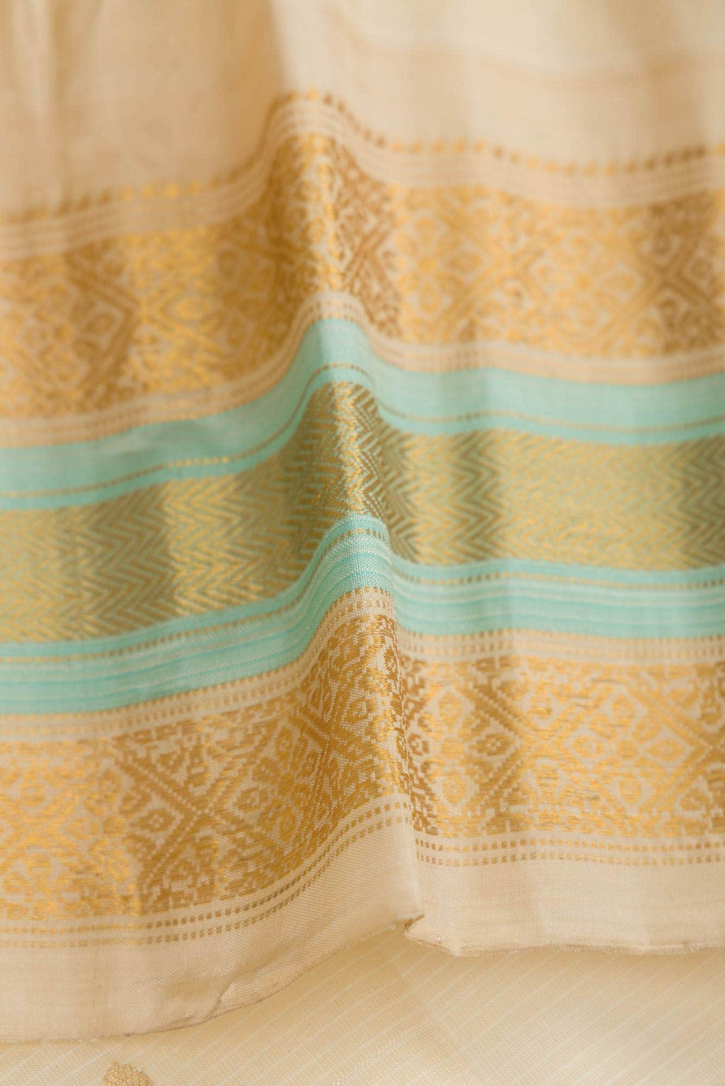 Pink and Green Dual Tone Gadwal Silk Saree