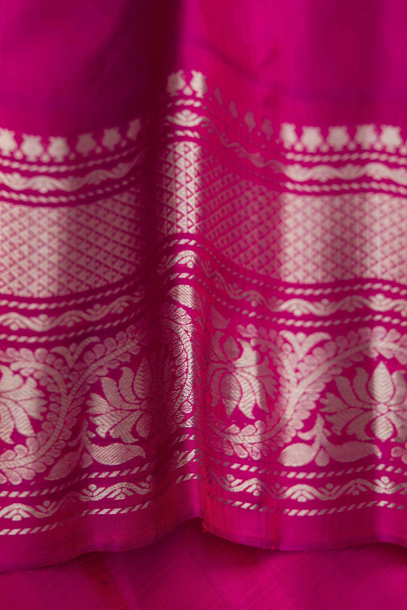 Beige Dual Tone Gadwal Silk Saree