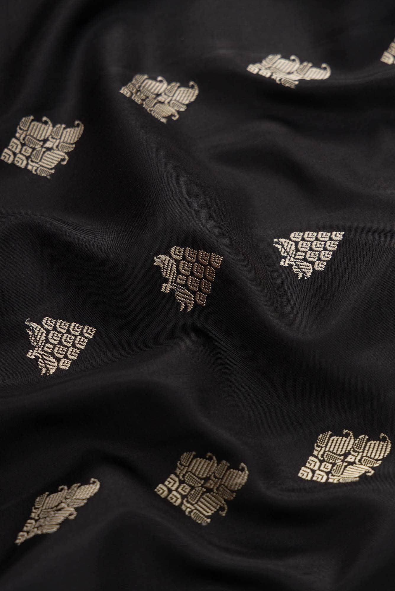 Black Dual Tone Gadwal Silk Saree