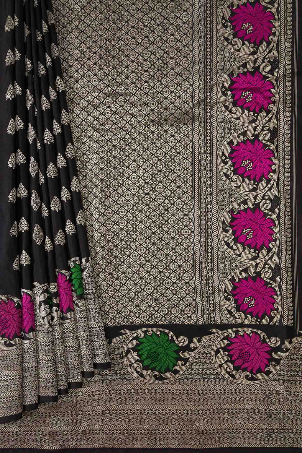 Black Dual Tone Gadwal Silk Saree