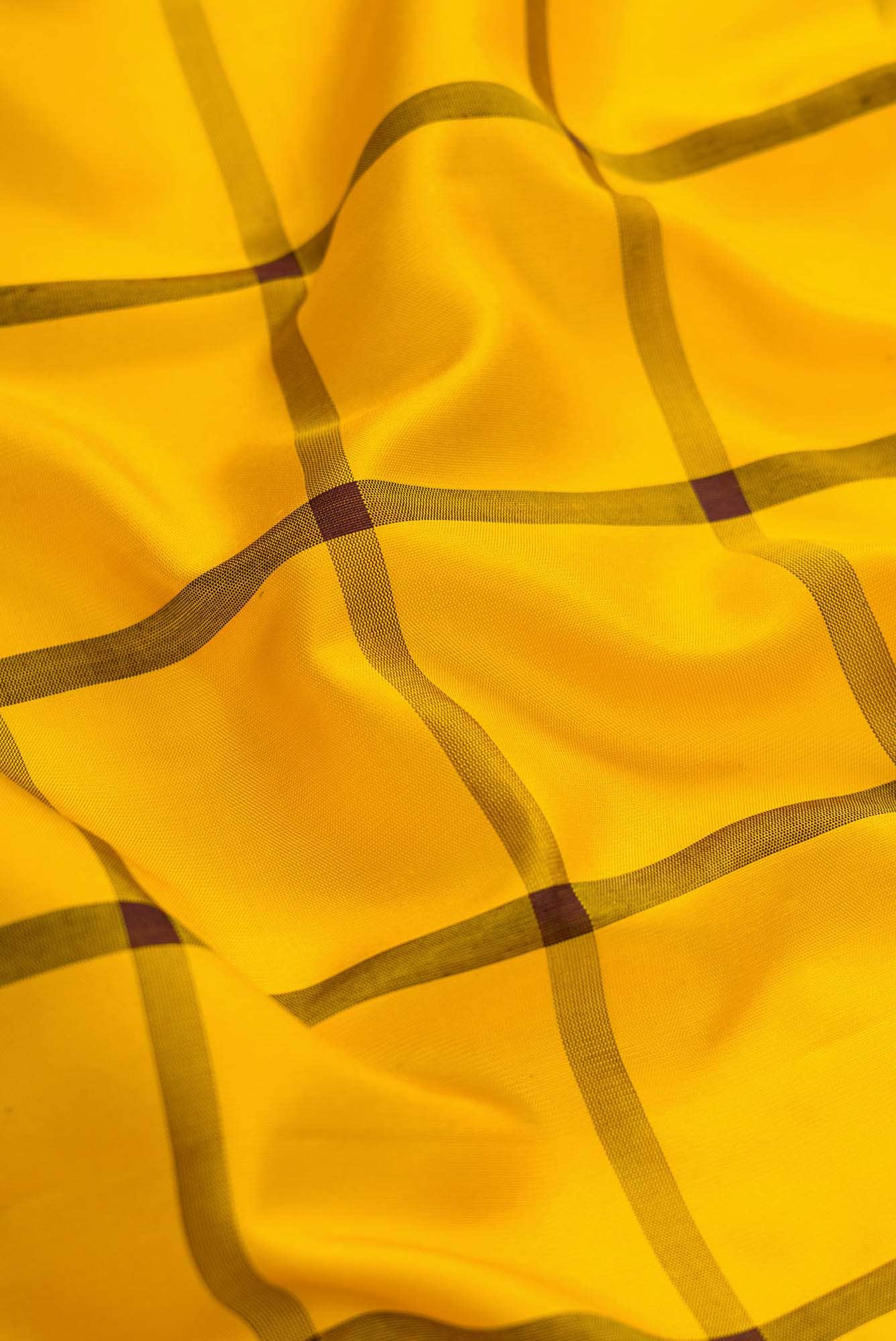Yellow Dual Tone Gadwal Silk Saree