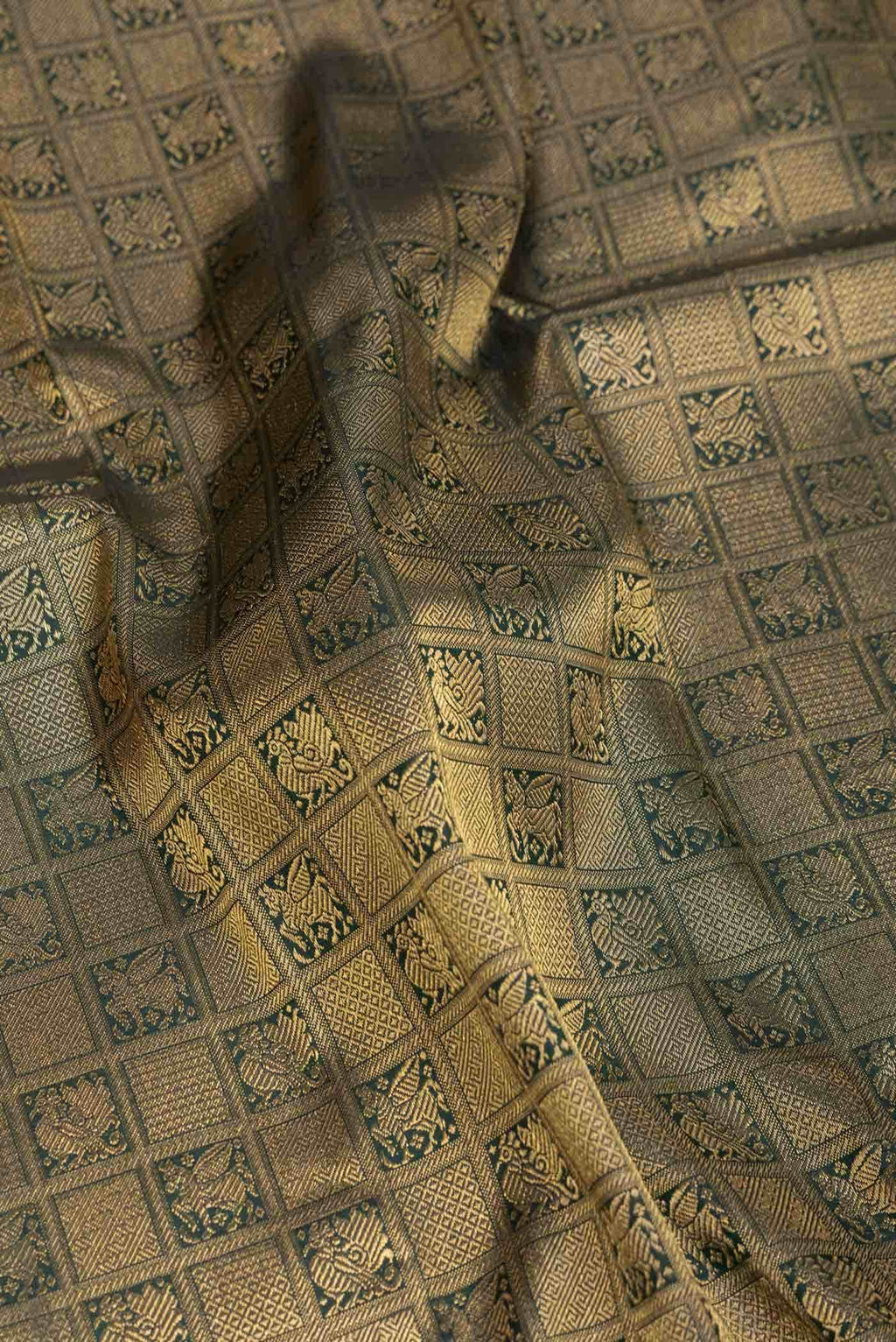 Bottle Green Dual Tone Kanchipuram Silk Saree