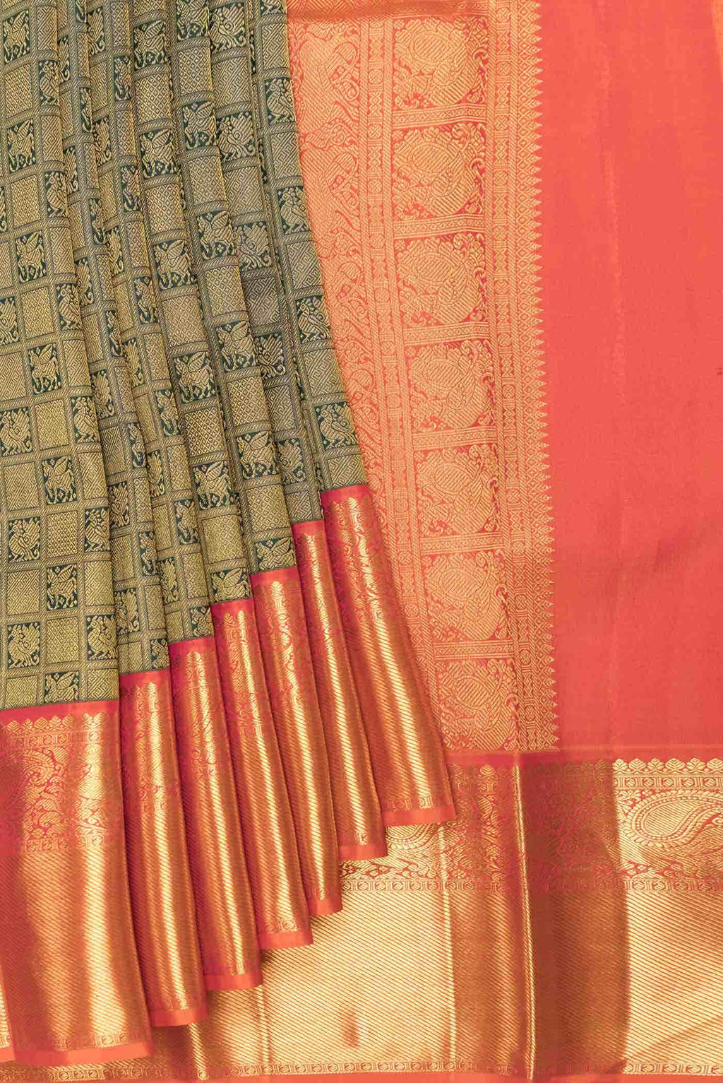 Bottle Green Dual Tone Kanchipuram Silk Saree