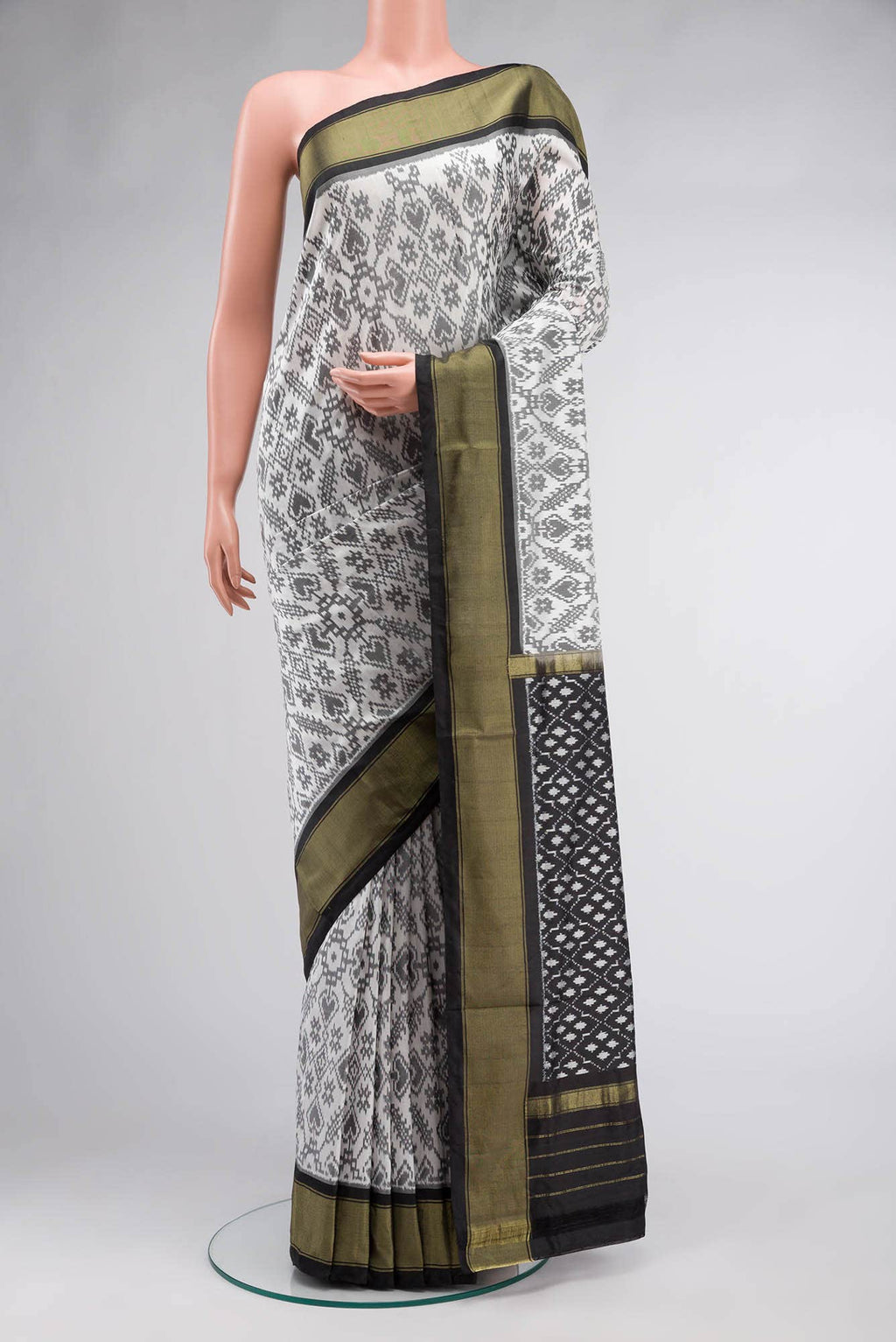 White Pochampally Silk Saree