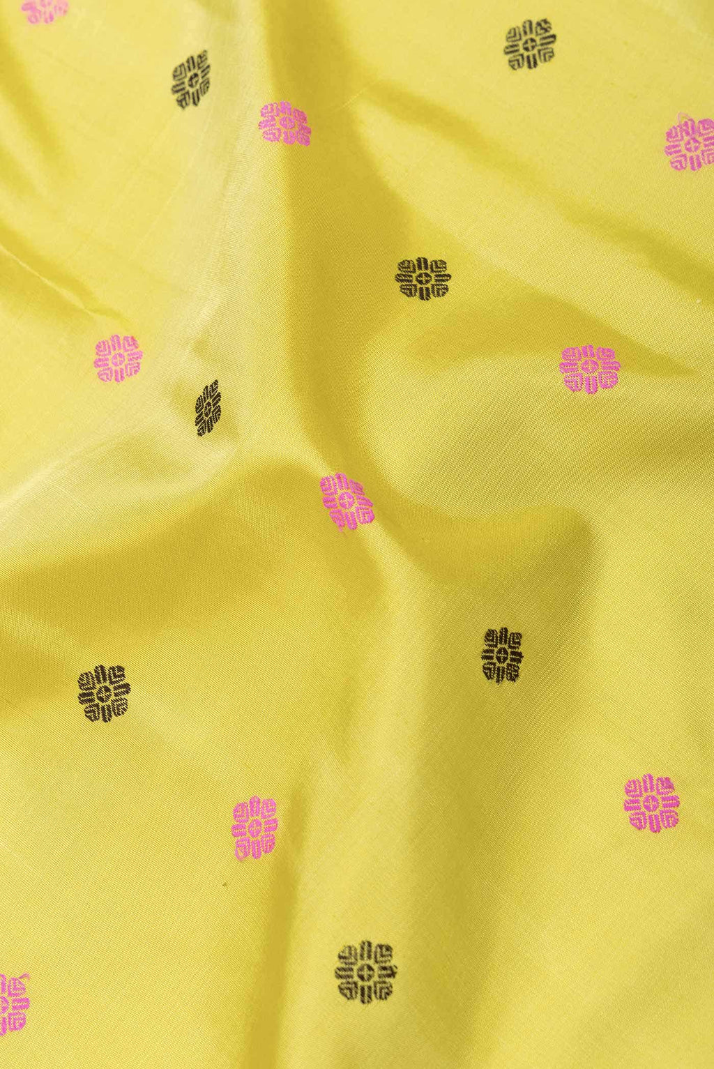 Lemon Yellow Dual Tone Gadwal Silk Saree