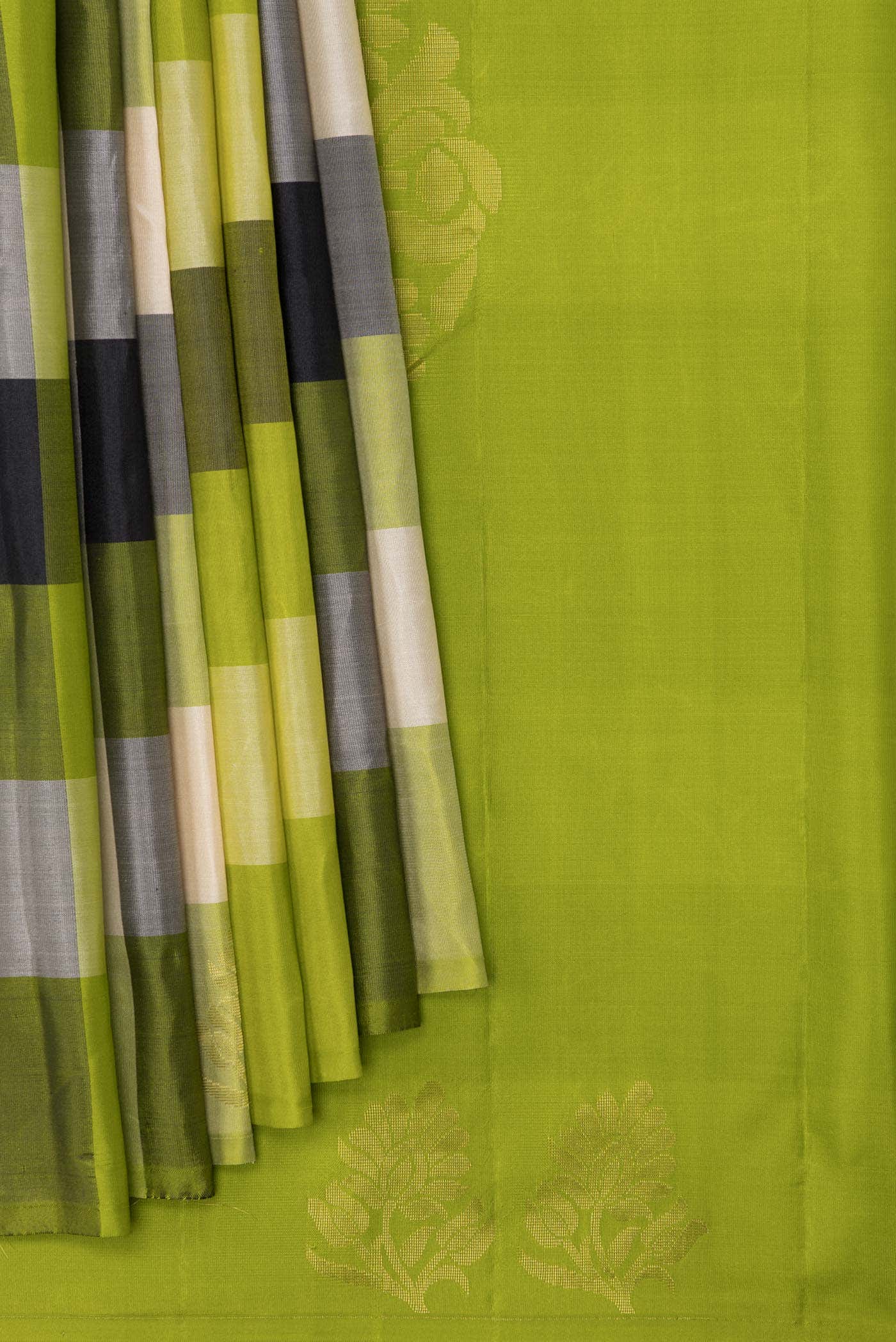Green and Black Dual Tone Kanchipuram Silk Saree