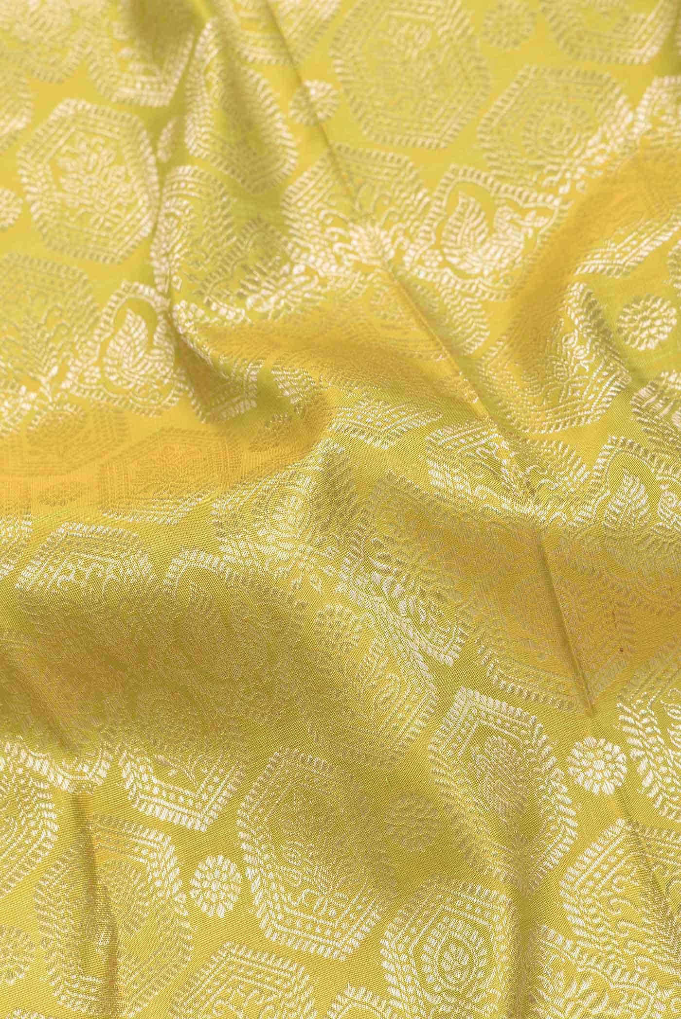 Mehandi Green Dual Tone Kanchipuram Silk Saree