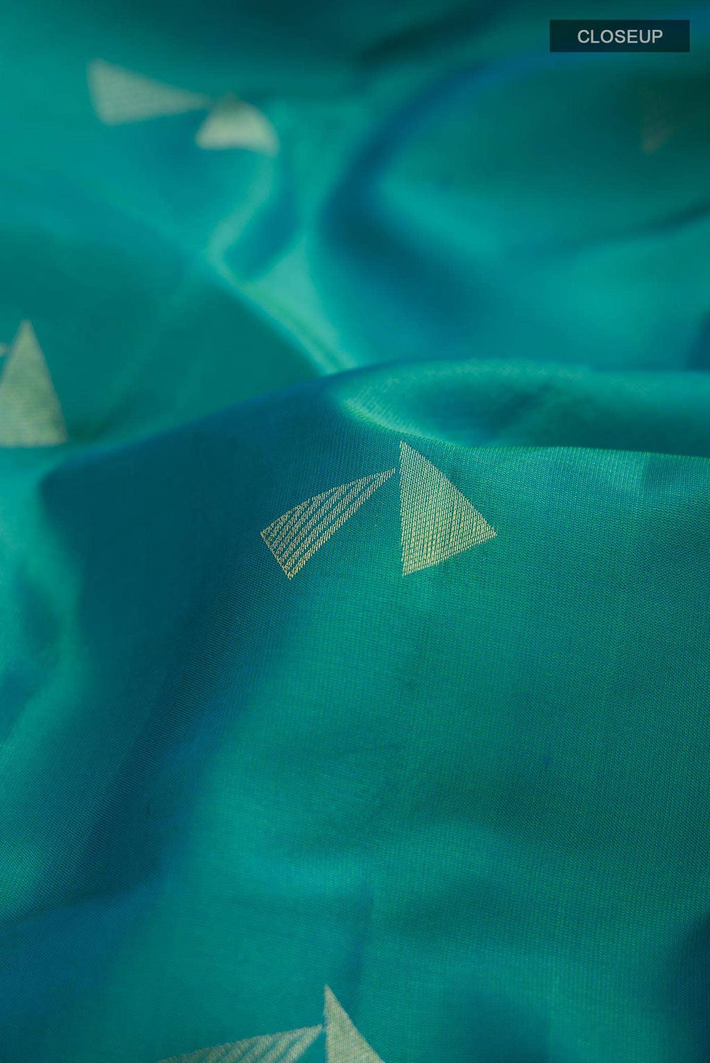 Blue with Green Dual Tone Kanchipuram Silk Saree