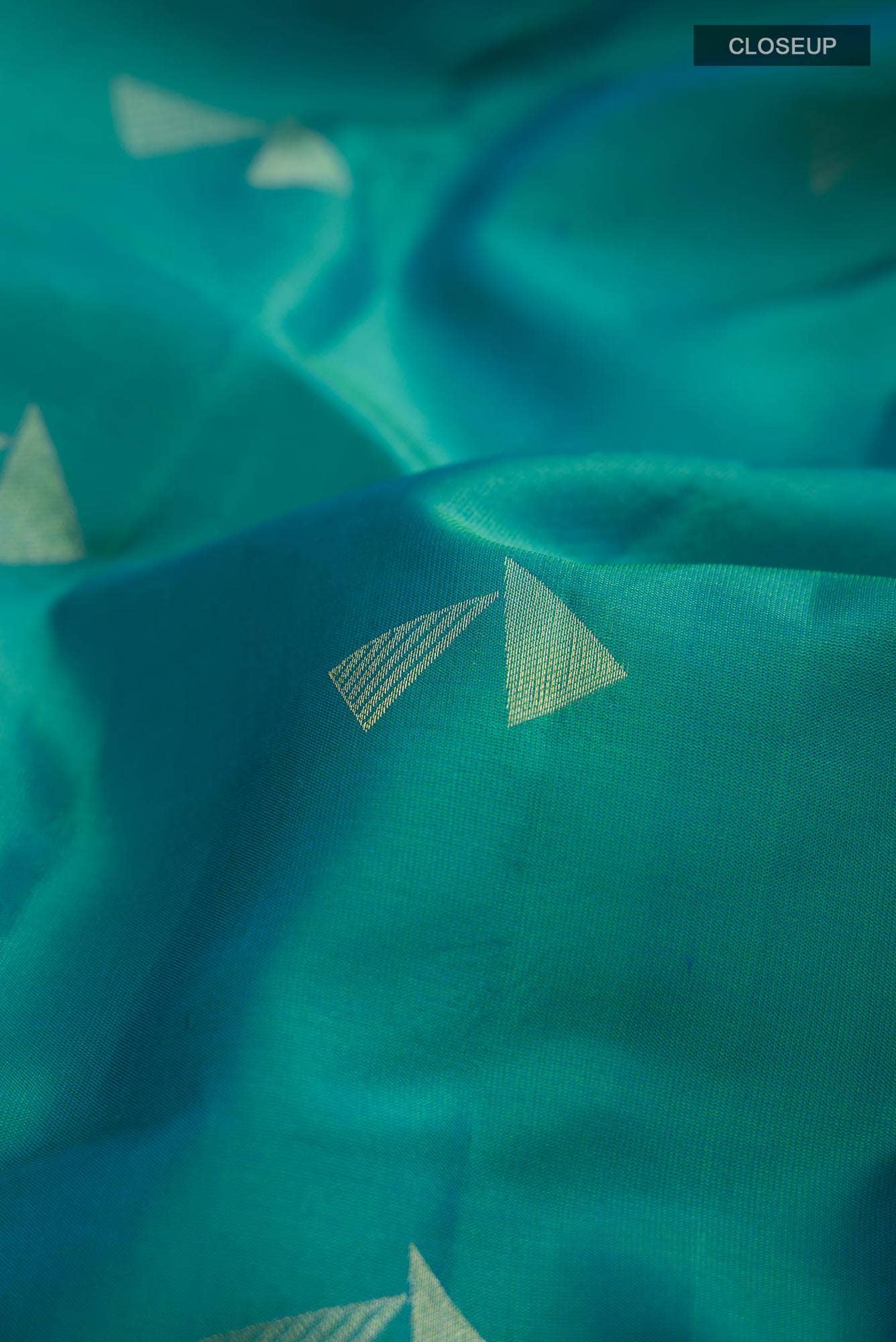 Blue with Green Dual Tone Kanchipuram Silk Saree