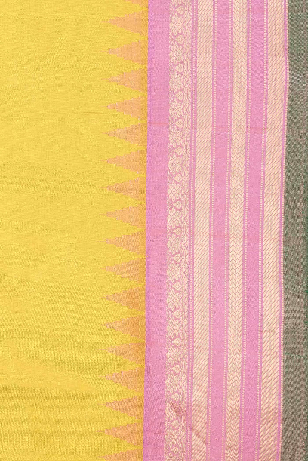 Parrot Green Dual Tone Gadwal Silk Saree