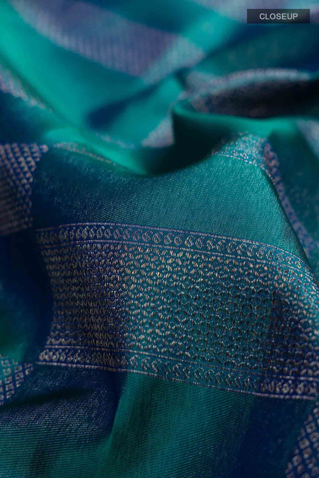 Blue And Green Dual Tone Kanchipuram Silk Saree