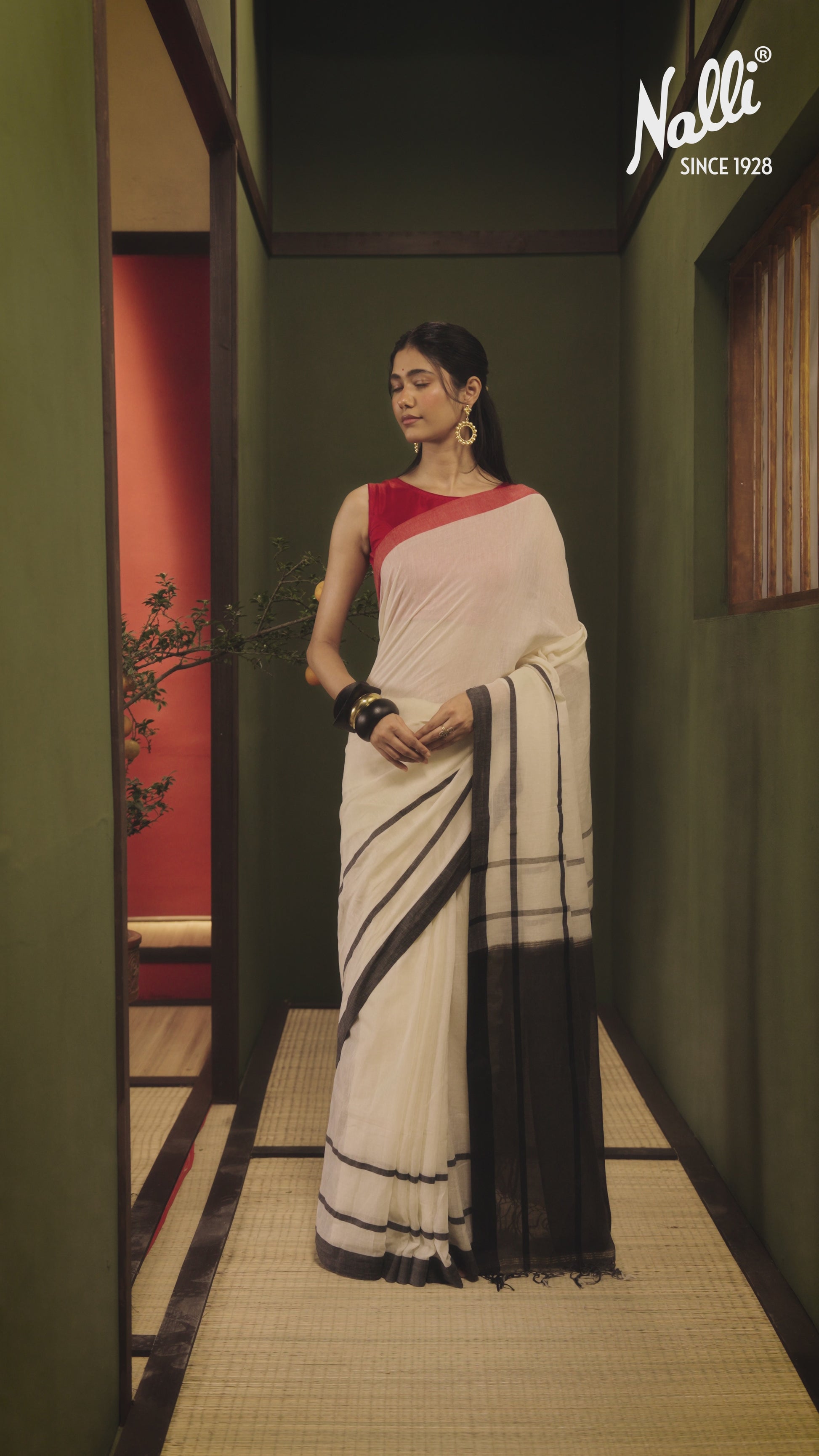 Chhaya-Off White Cotton Saree