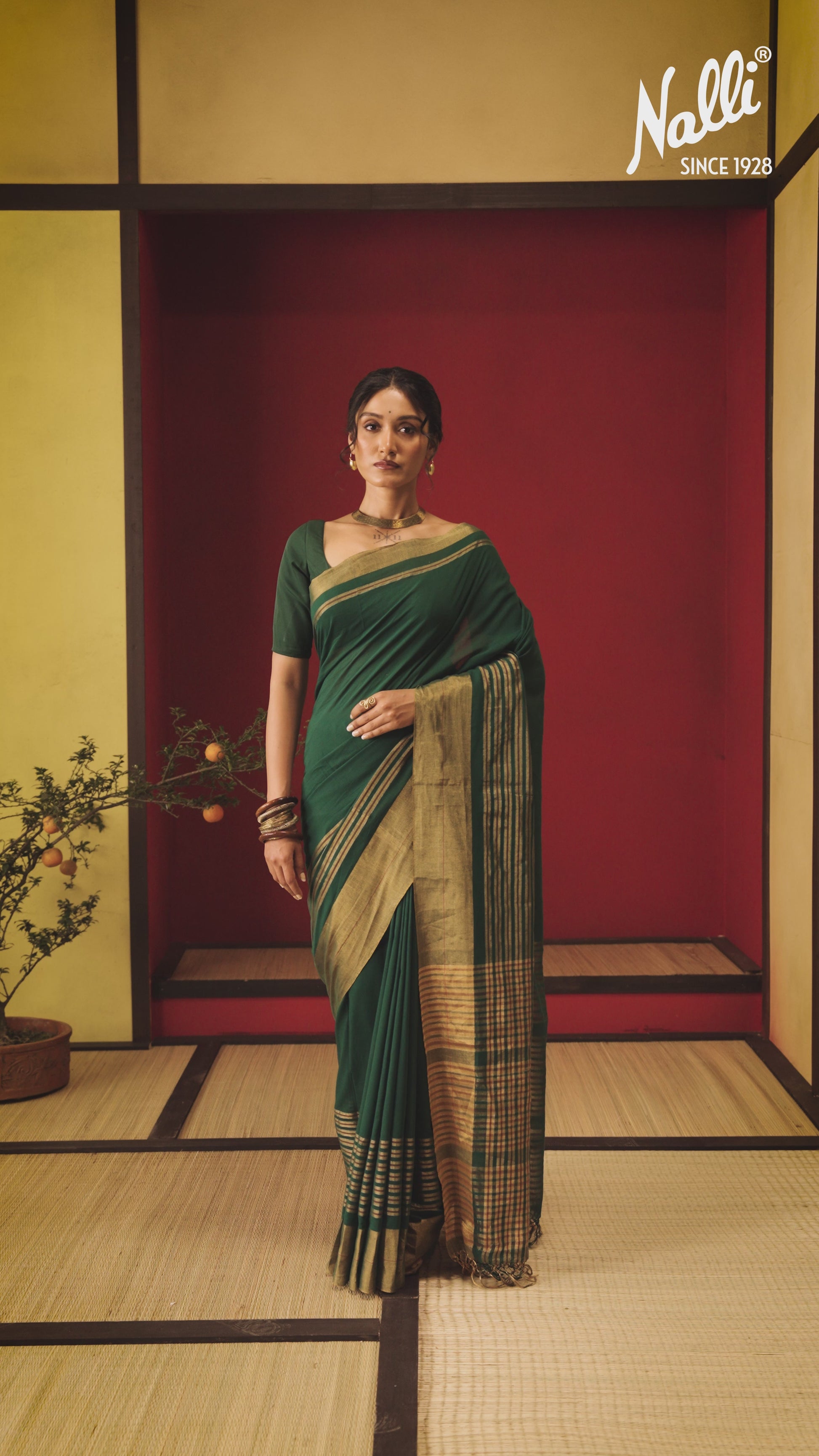 Surahi-Bottle Green Cotton Saree