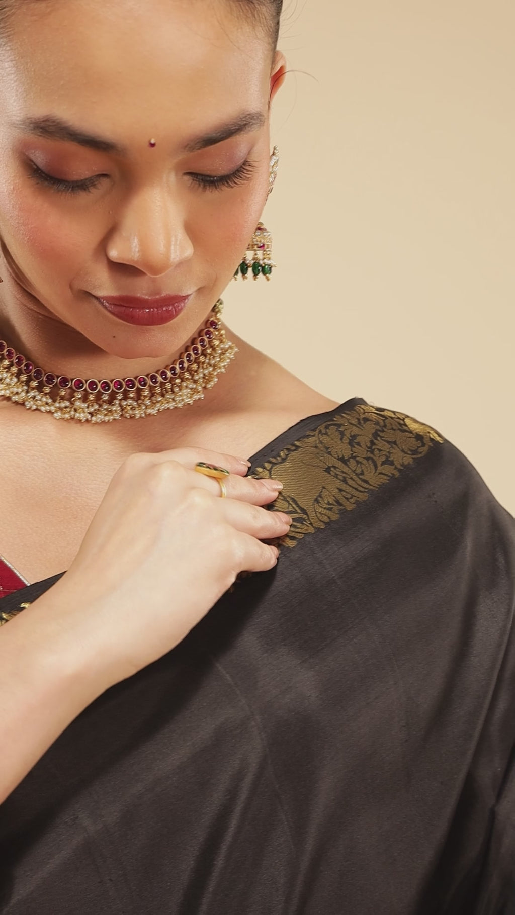 Gajagamini-Black Kanchipuram Silk Saree
