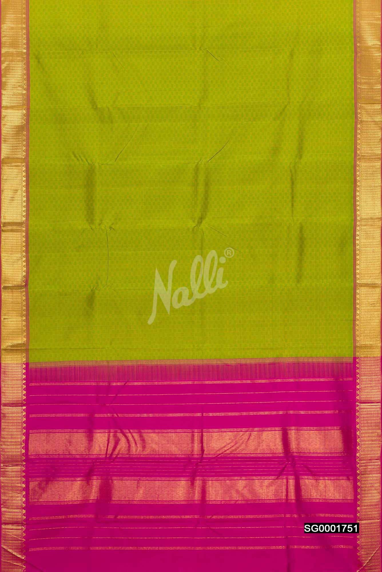 Parrot Green Kanchipuram Silk Saree