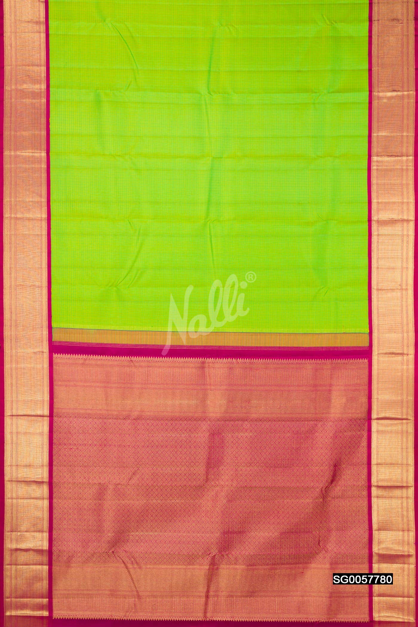 Parrot Green Kanchipuram Silk Saree