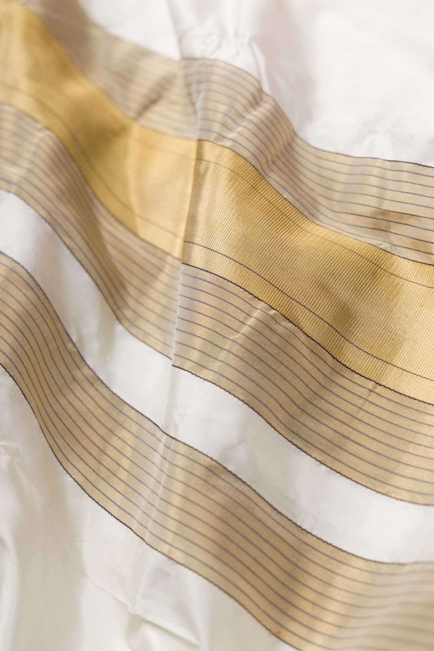 Off White Silk Dhoti With Angavastram (9X 5) Muzham