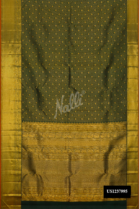 Bottle Green Kanchipuram Silk Saree