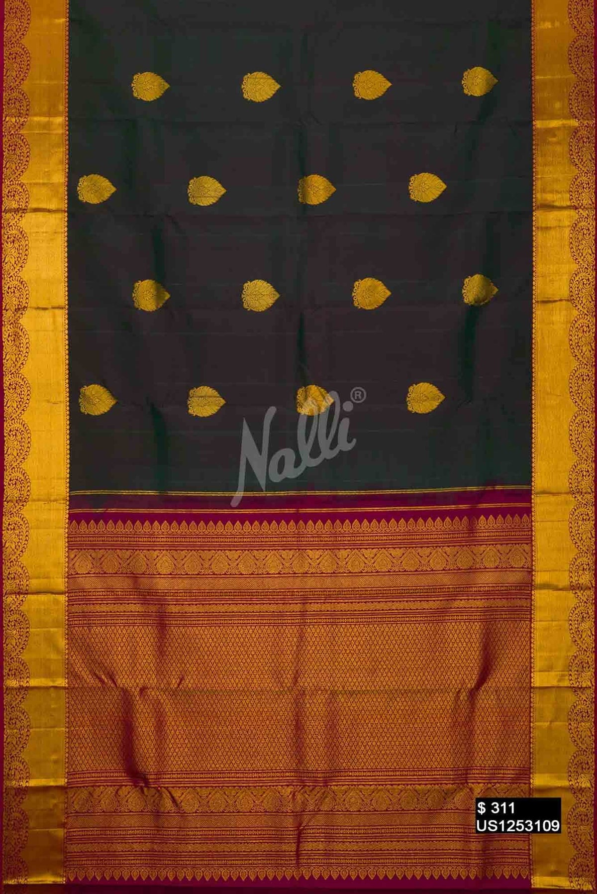 Bottle Green Kanchipuram Silk Saree